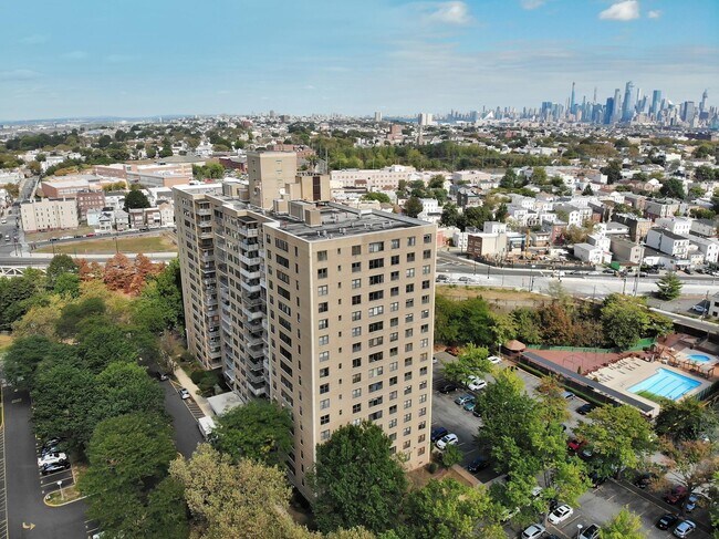 Primary Photo - 201 St Pauls Ave