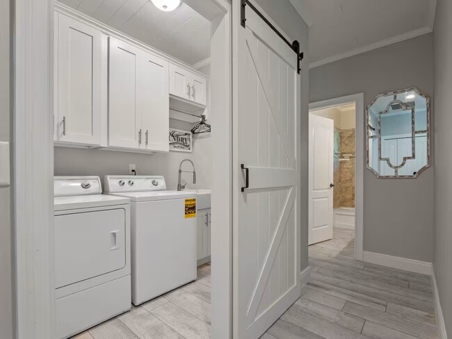 Building Photo - 5660 Deer Path Ln