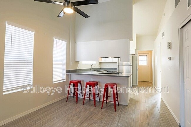 Building Photo - 3229 E Crescent Ave