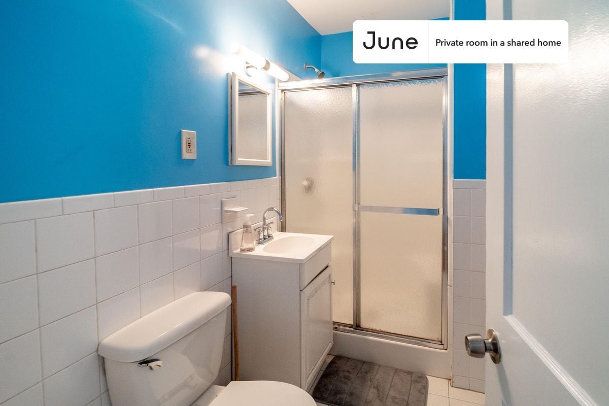 Building Photo - Room in Shared 4 bed/1 bath home in Mission Hill