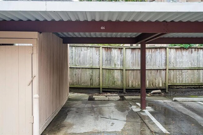 Building Photo - 2125 Augusta Dr