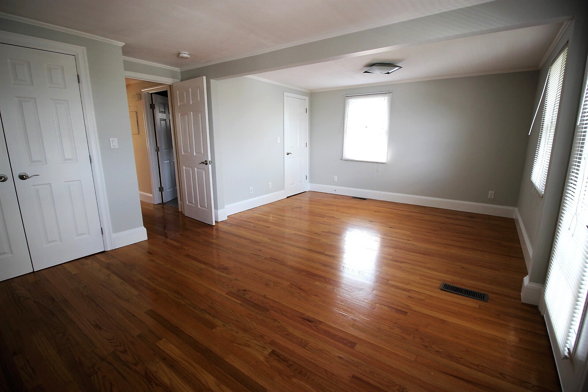 Building Photo - 154 Bigelow St
