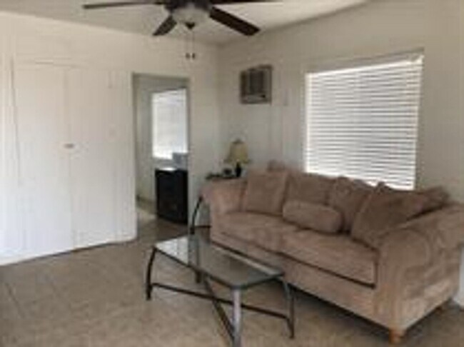 Building Photo - 7153 Elm Ave