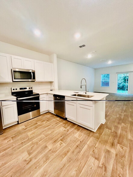 Building Photo - 9011 Alpine Aster Rd