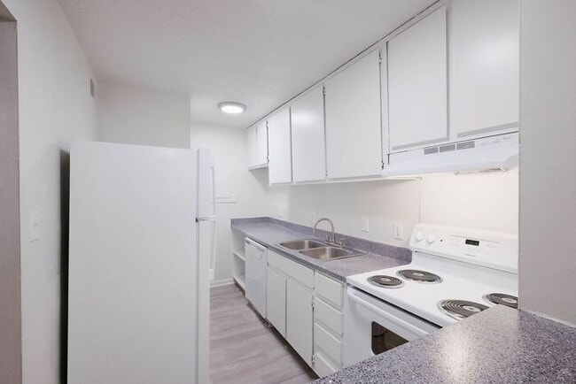 Building Photo - Live Larger Near Emory — Spacious 2-Bedroom with 1.5 Baths | 936 SF