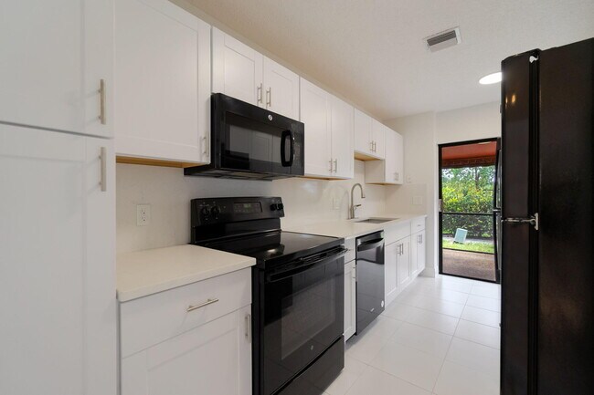 Building Photo - 12236 Sag Harbor Ct