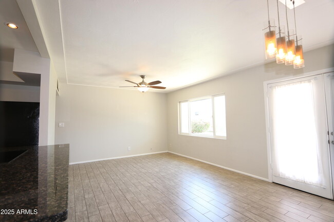 Building Photo - 6907 E Earll Dr