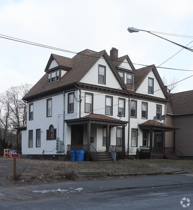 Primary Photo - 17 Downs St