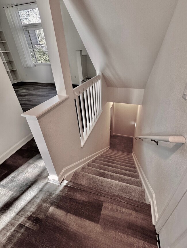 Building Photo - 4949 Tesla Cir