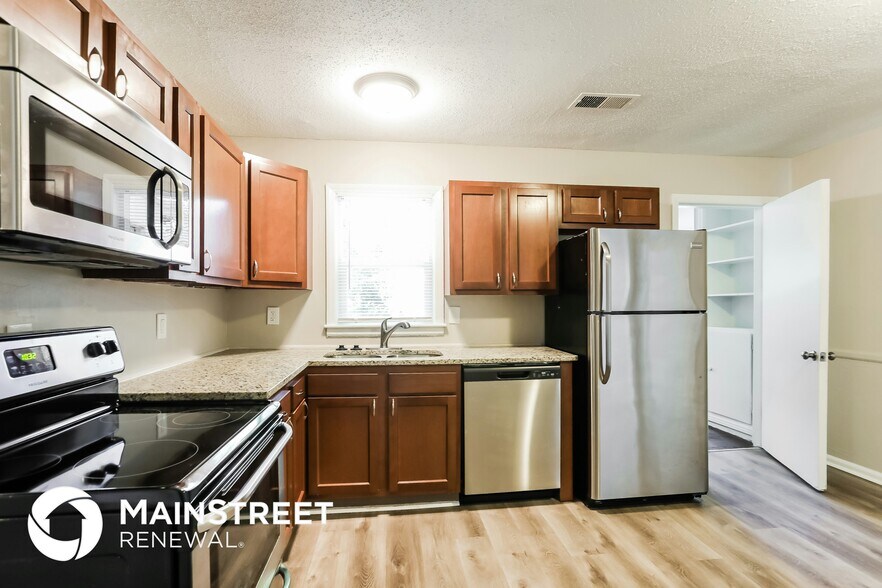 Building Photo - 8906 Richards Dr