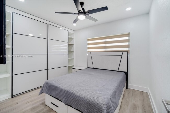 Building Photo - 1931 SW 22nd Ave