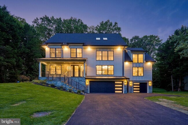 Building Photo - 9615 Locust Hill Dr
