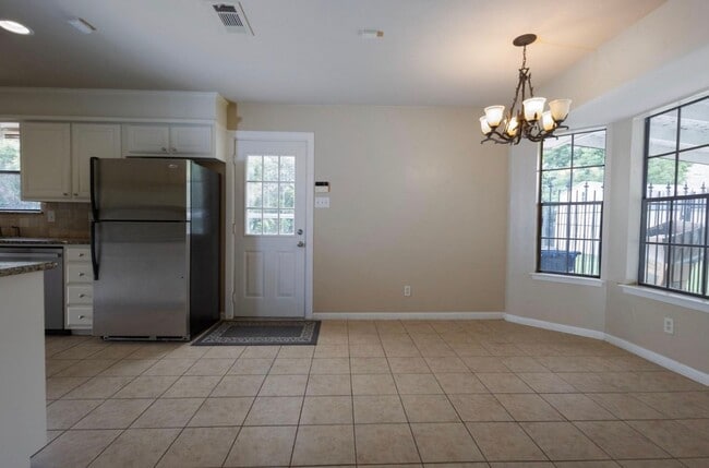 Building Photo - 3 Bed 2 Bath Home - Southlake Carroll ISD