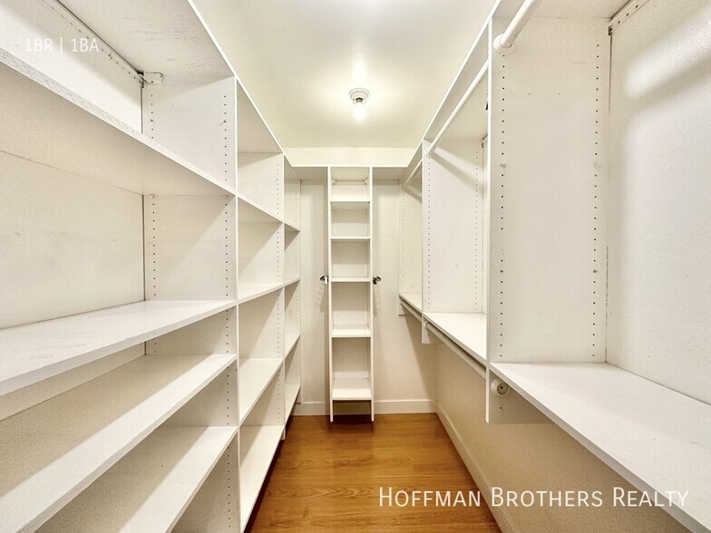 Building Photo - 1515 S Beverly Dr