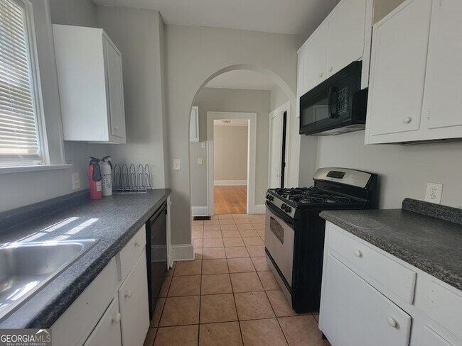 Building Photo - 644 Kennolia Dr SW