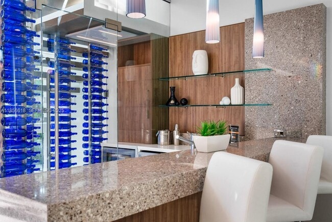 Building Photo - 310 SE 11th Ave