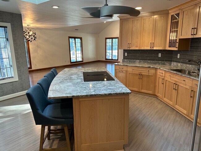 Building Photo - 1416 Shenandoah Pkwy