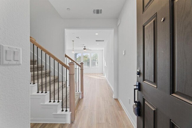 Building Photo - 2725 Woodall Dr