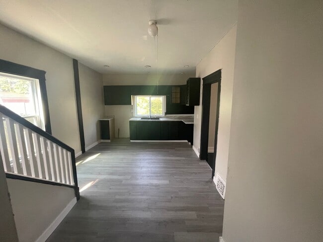 Building Photo - SECTION 8 AND EDEN ACCEPTED!! Stunning 4-Bedroom Home Available Now!