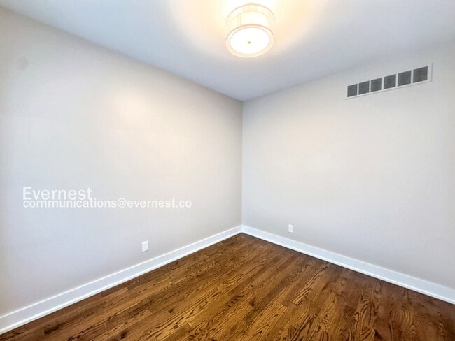 Building Photo - 3712 Elmhurst Ave