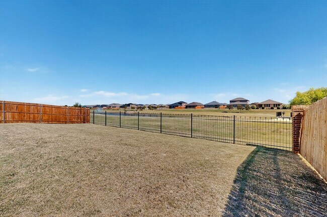 Building Photo - 1213 Pacifica Trail