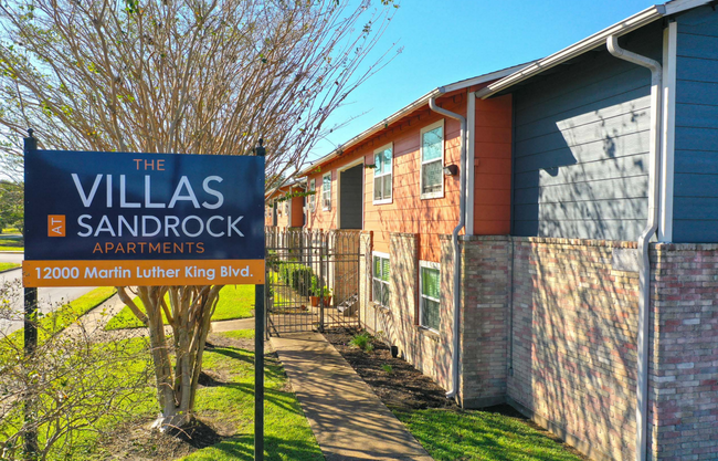 Building Photo - Villas at Sandrock