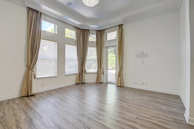Building Photo - 6711 Royal Orchid Cir
