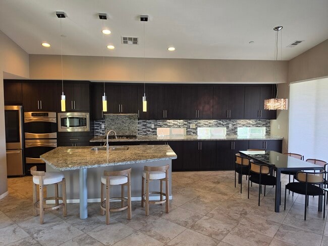 Building Photo - 4415 Vantage Ln