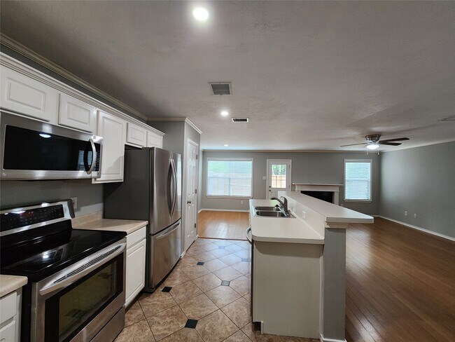 Building Photo - 119 Anise Tree Pl