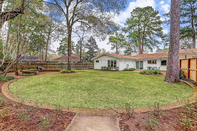 Building Photo - 1101 Guinea Dr