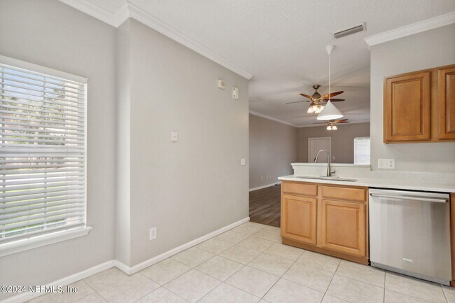 Building Photo - 574 Southbranch Dr