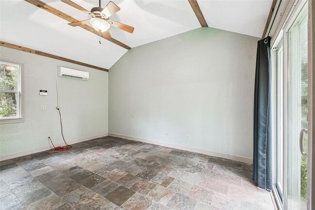 Building Photo - 16453 Pawnee Dr