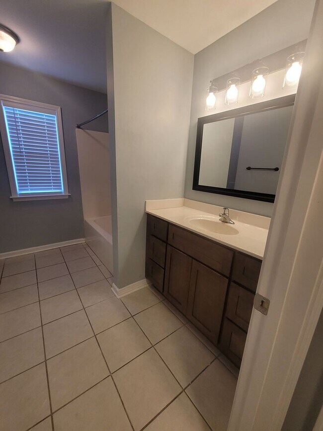 Building Photo - G5132-B