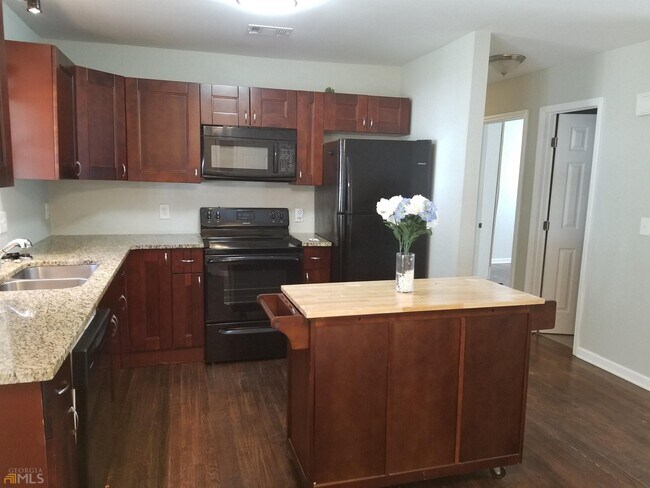 Building Photo - 2644 Farn Dr