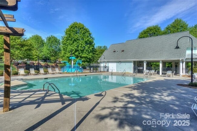 Building Photo - 188 Water Oak Dr