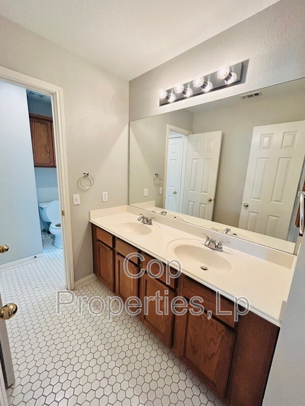 Building Photo - 23715 Beaver Creek