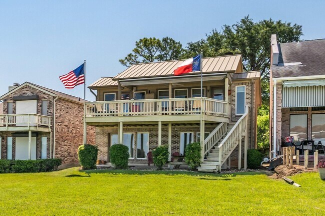 Building Photo - 112 Cove Point