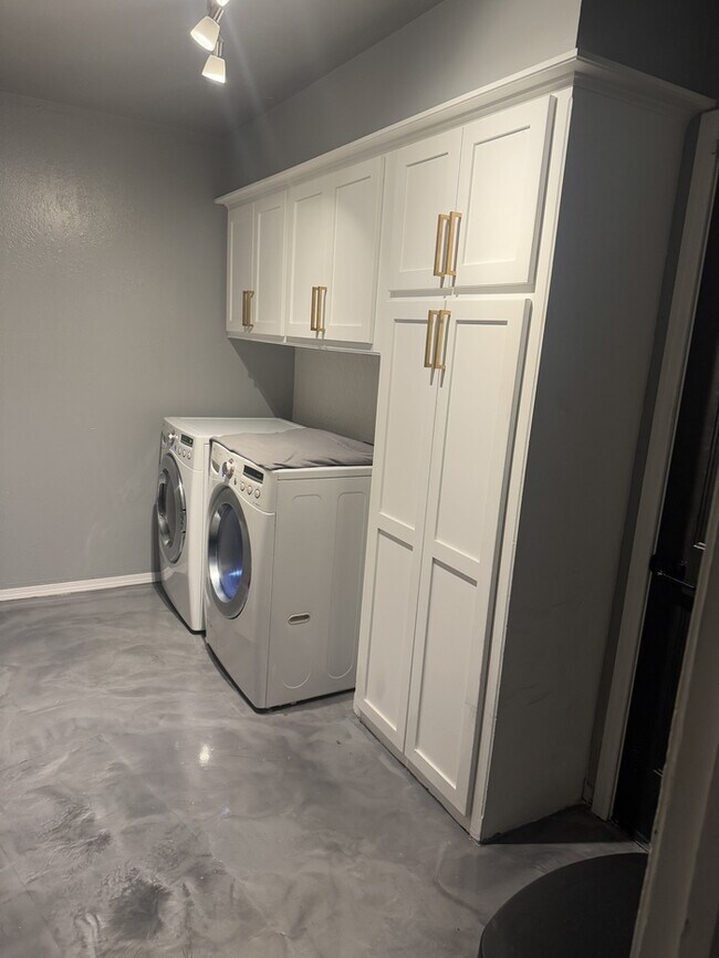 Building Photo - 6501 Westrock Dr