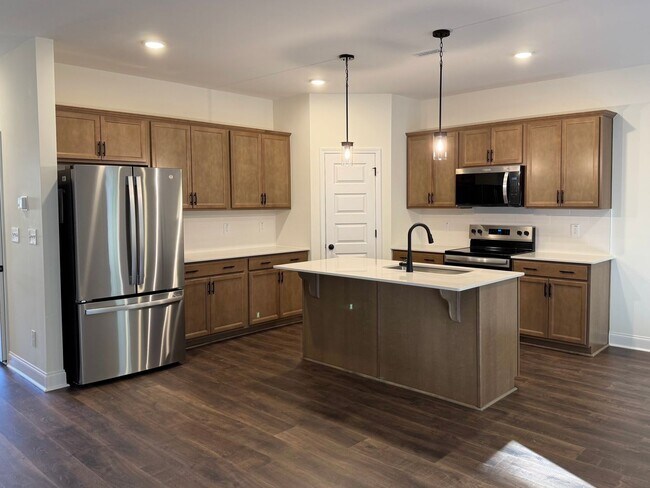 Building Photo - 21 Calluna Dr