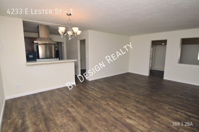 Building Photo - Modern and Spacious 3 Bed 2 Bath with Desi...