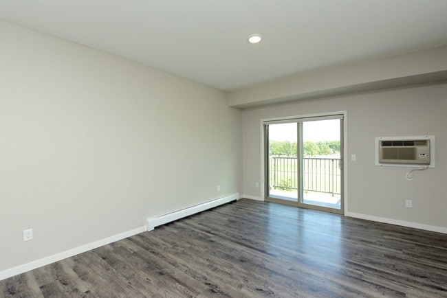 Building Photo - 301-15t 15th St N