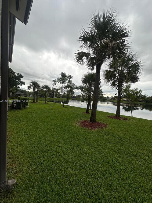 Building Photo - 9777 Nob Hill Ct