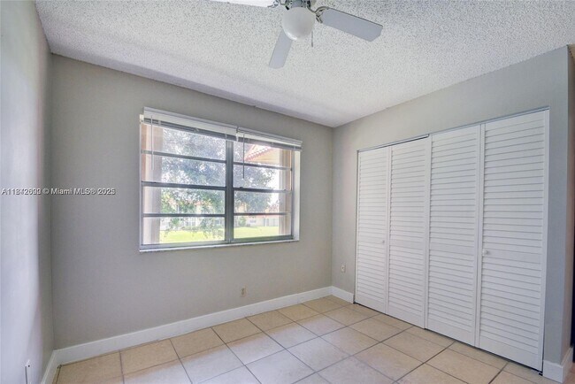 Building Photo - 114 Lake Anne Dr
