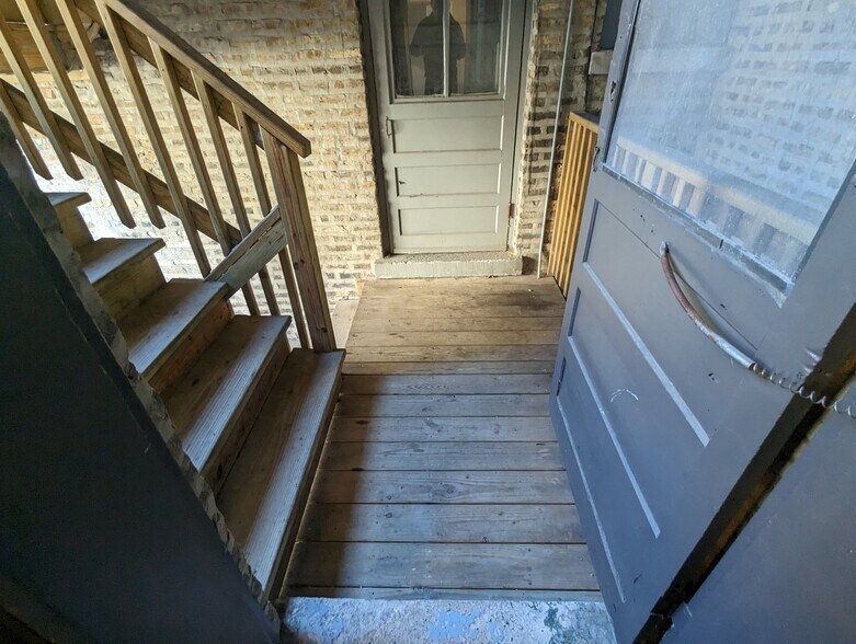 Building Photo - 2530 N Kedzie Blvd