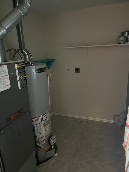 Building Photo - 3729 Marion Dr