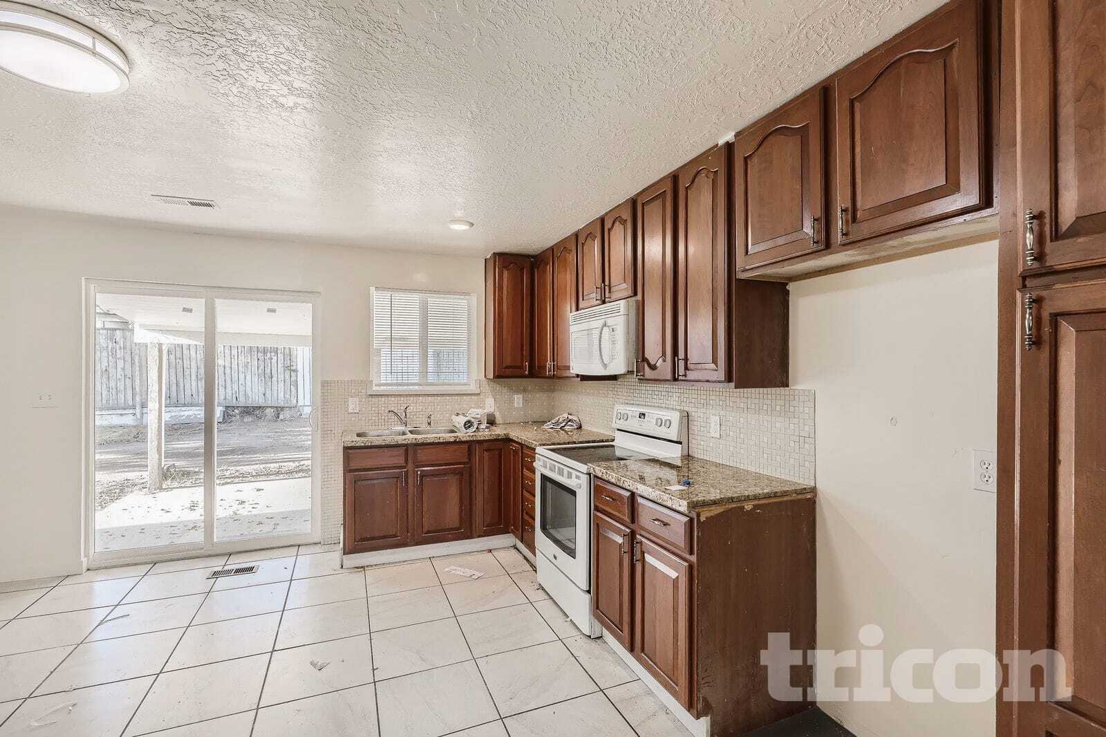 Building Photo - 4889 Milos Dr