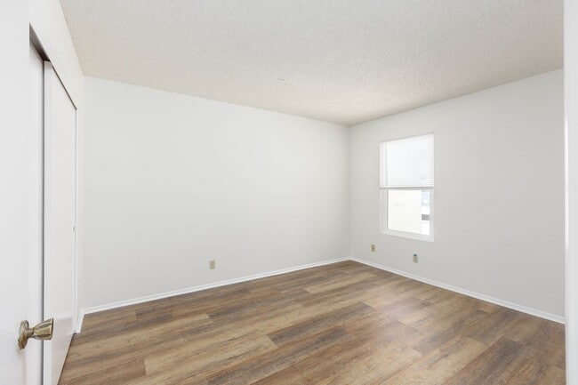Building Photo - Spacious 2-Bedroom, 2.5-Bath Condo in Cano...