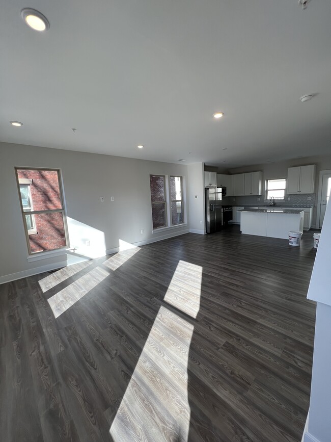Building Photo - 930 Heights Alley
