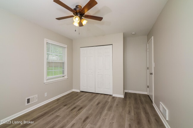 Building Photo - 3208 Cabinwood Dr