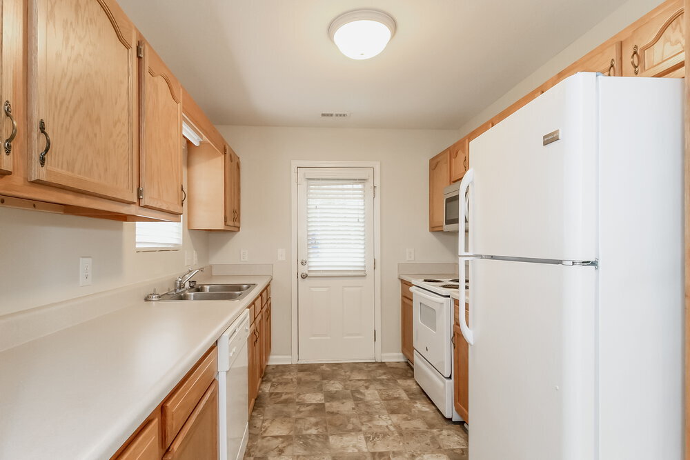 Building Photo - 3720 Cheshire Woods Dr